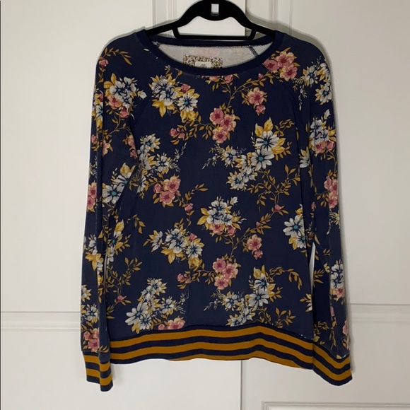 Element: pullover sweatshirt - Picture 1 of 2